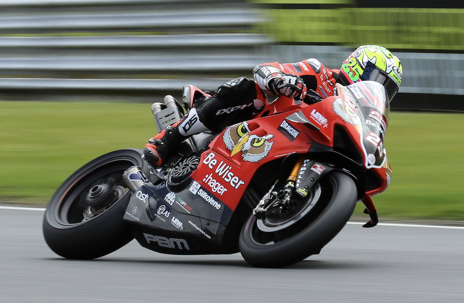 Currie beats Brookes in another damp practice at Brands Hatch